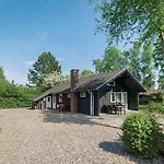 Three-bedroom In Sydals * Skovbyballe