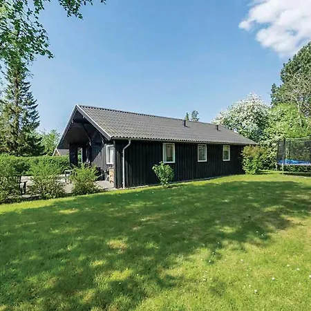 Feriehus Three-bedroom In Sydals